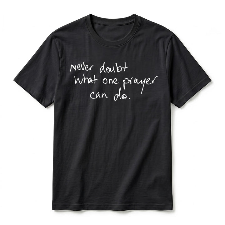 Christianartworkshop T-shirt premium à manches courtes « Ne doutez jamais du pouvoir d'une prière » - image 5