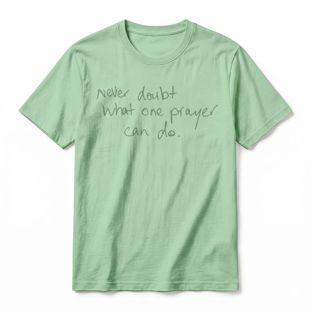Christianartworkshop T-shirt premium à manches courtes « Ne doutez jamais du pouvoir d'une prière » - image 23