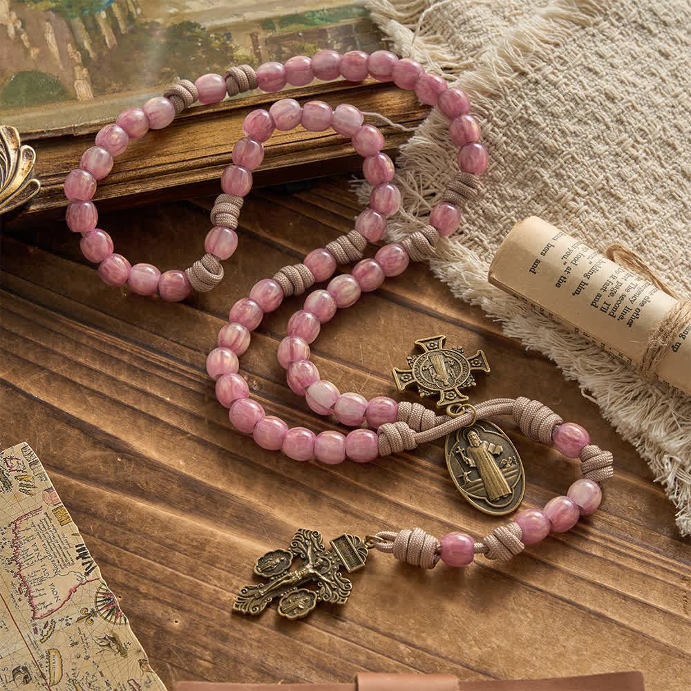 Christianartworkshop Chapelet en paracorde rose poudré avec saint Benoît en bronze antique - Saint Benoît et le Crucifix - image 0