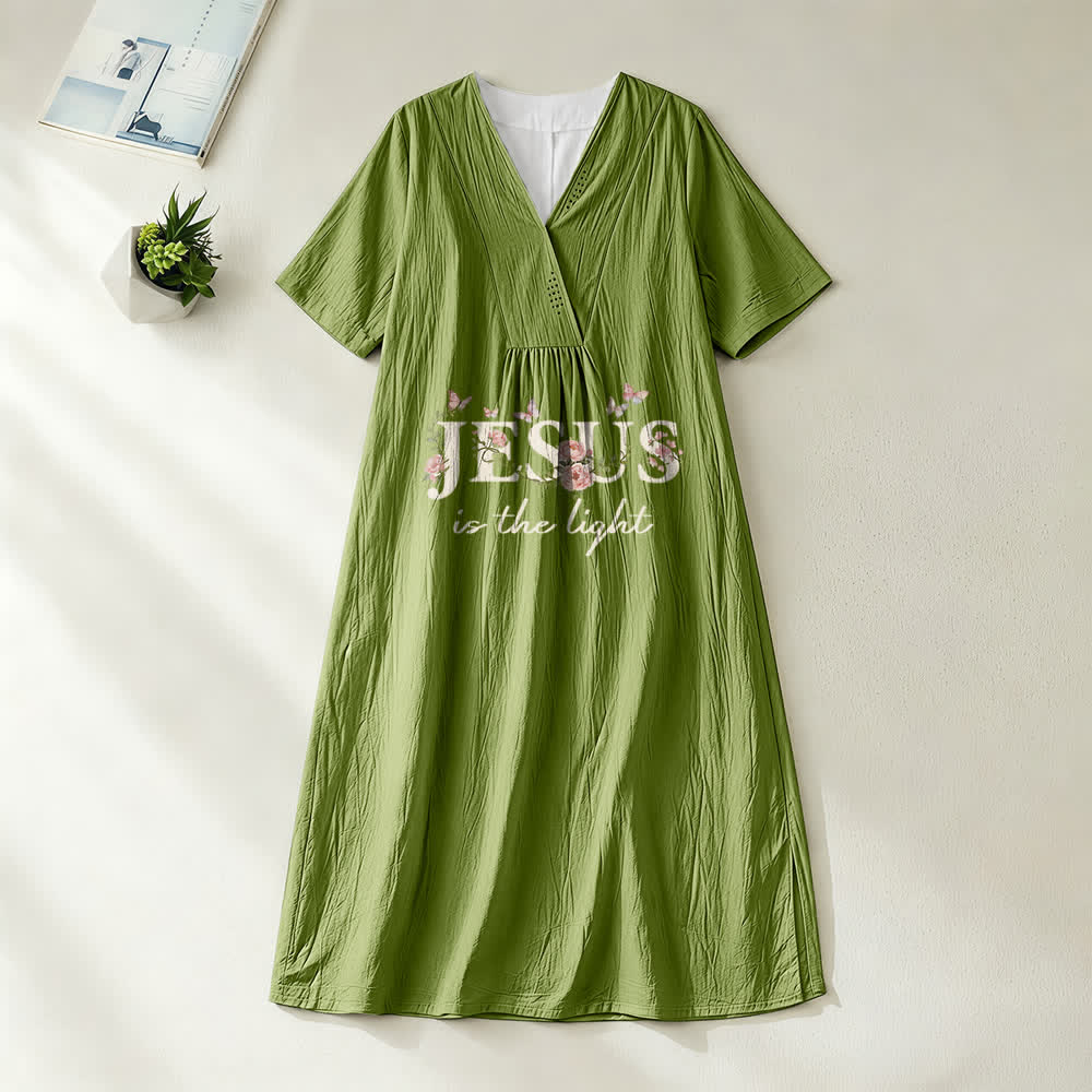 Robe midi à manches courtes et col en V à motif floral et papillon « Jésus est la lumière » de Christianartworkshop - Vert olive - 4XL - image 10