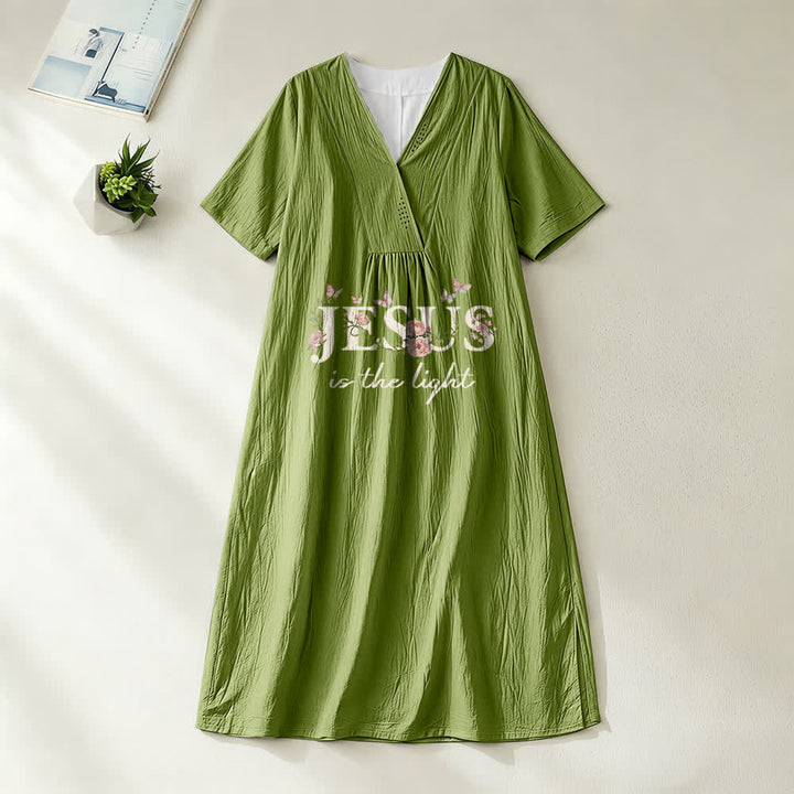 Robe midi à manches courtes et col en V à motif floral et papillon « Jésus est la lumière » de Christianartworkshop - Vert olive - 4XL - image 10