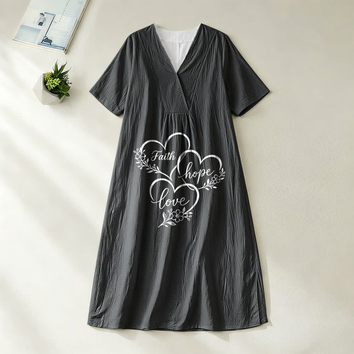 Robe midi à manches courtes et col en V, imprimé cœur floral « Foi, Espoir, Amour » de Christianartworkshop - Noir - 4XL - image 4