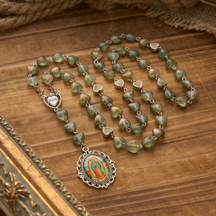 Christianartworkshop Chapelet des Sept Douleurs en perles de verre dépoli dégradées en forme de cœur avec pendentif à l'effigie de la Vierge Marie - Vert - image 21