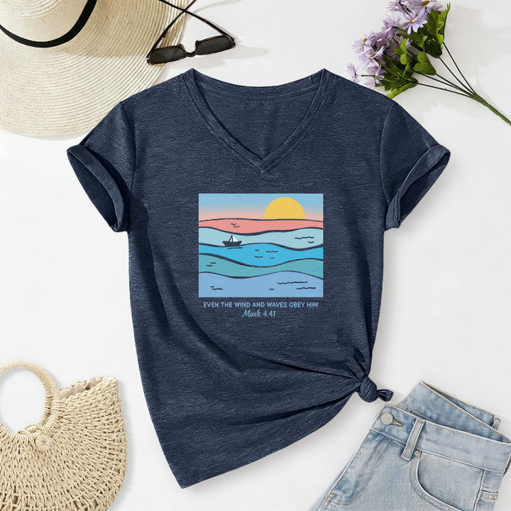 Christianartworkshop Même le vent et les vagues lui obéissent (Marc 4:41) T-shirt décontracté à col en V avec motif coucher de soleil sur l'océan - Bleu marine - 2XL - image 6