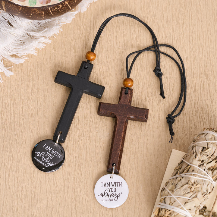 Christianartworkshop Pendentif pour voiture connectée en forme de croix classique en bois massif sculpté, avec référence NFC et verset Matthieu 28:20. - image 1