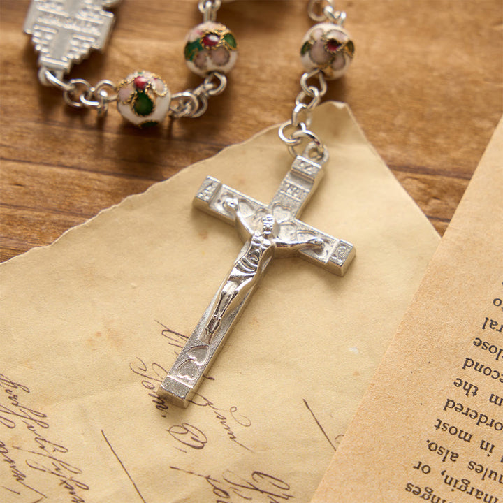 Christianartworkshop Crucifix Croix de Jérusalem en cloisonné floral blanc, chapelet de prière : emblème de la grâce divine qui protège intemporellement - image 4
