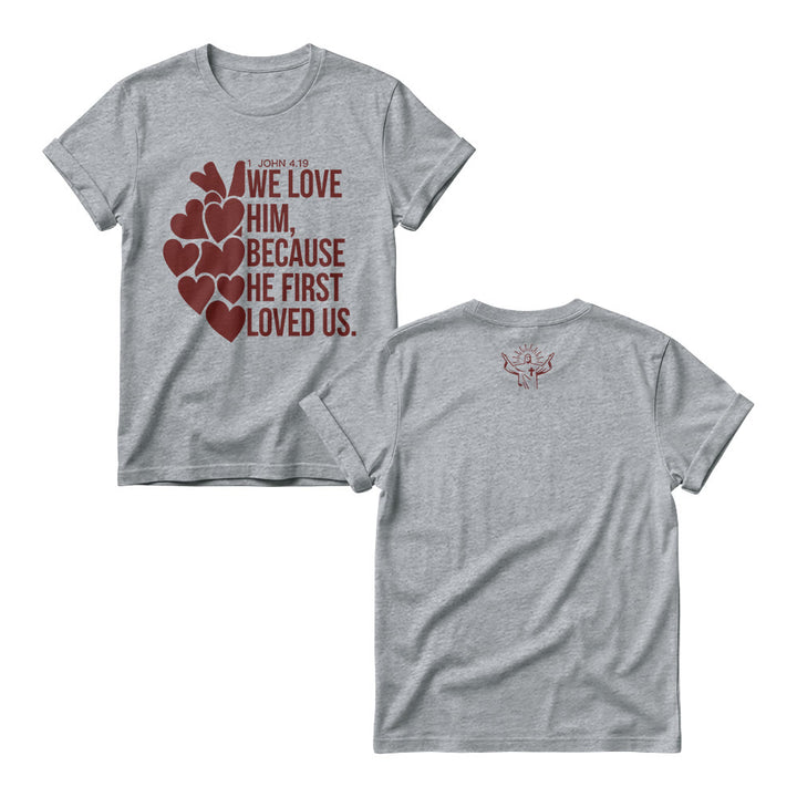 Christianartworkshop T-shirts à col rond pour femmes, imprimés en gras avec un cœur et le verset 1 Jean 4:19 (double face). - Gris - 4XL - image 6