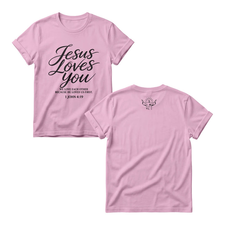 Christianartworkshop T-shirt à col rond pour femme « Jésus t’aime » (écriture cursive fluide, 1 Jean 4 : 19, petit motif de croix et de couronne sur le devant) - Rose - 4XL - image 5