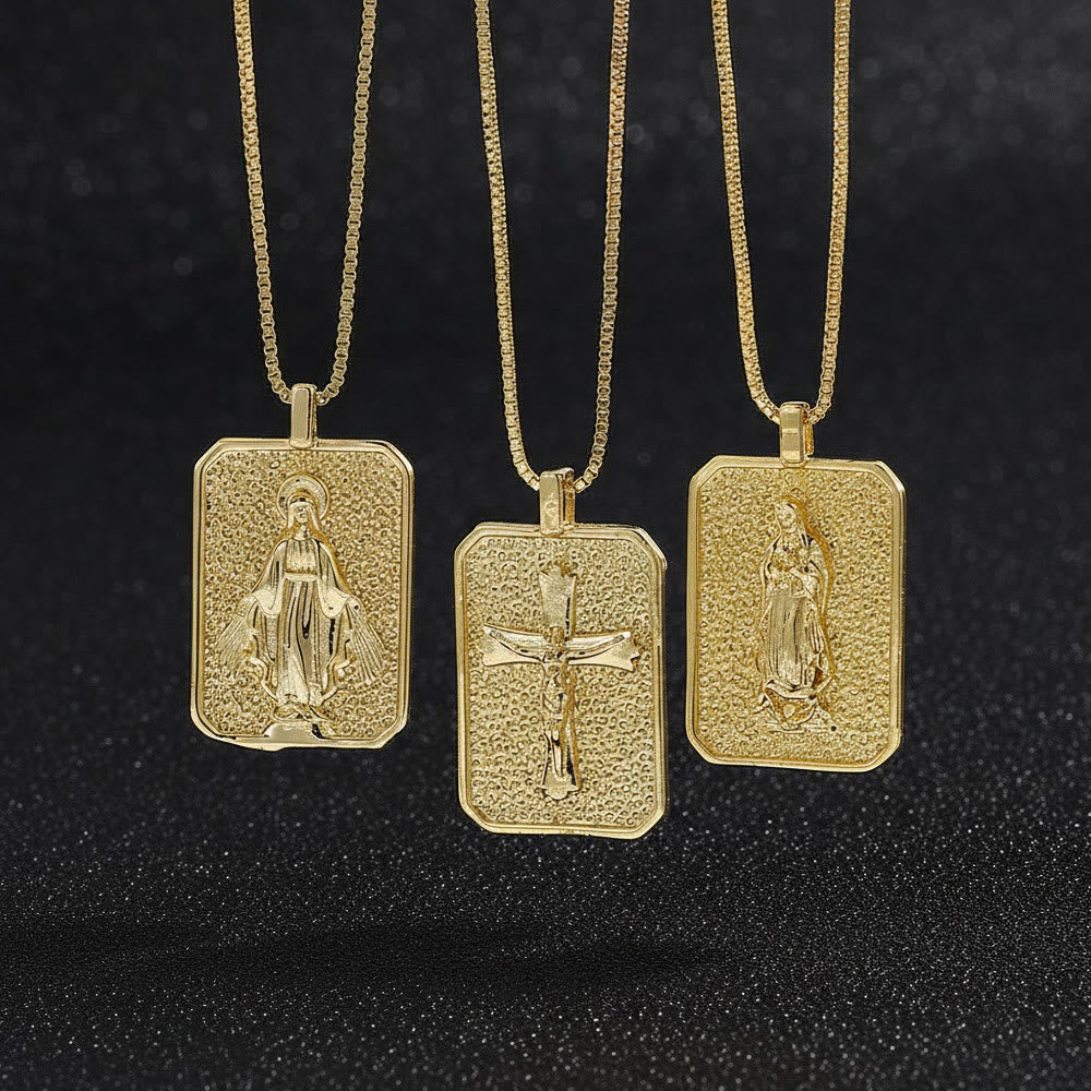 Christianartworkshop Collier avec pendentif rectangulaire texturé, croix de Notre-Dame et chaîne : emblème intemporel de la miséricordieuse et de la sainte dévotion - image 0