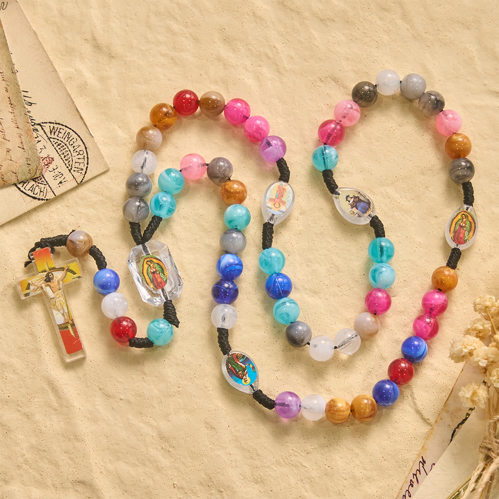 Christianartworkshop Chapelet en cordon noué avec perles de résine multicolores tourbillonnantes et pendentif crucifix INRI à l'effigie de Notre-Dame. - Notre-Dame et le Crucifix - image 0