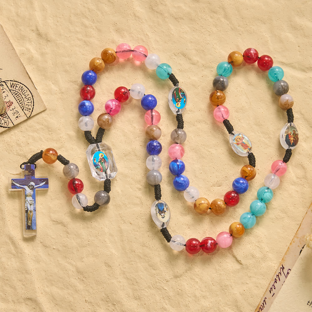 Christianartworkshop Chapelet en cordon noué avec perles de résine multicolores tourbillonnantes et pendentif crucifix INRI à l'effigie de Notre-Dame. - image 1