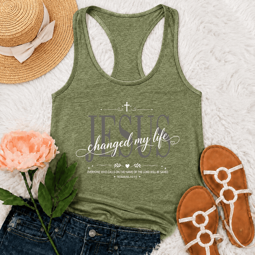 Christianartworkshop Débardeur dos nageur avec croix, cœur et inscription « Jésus a changé ma vie » (double police, Romains 10:13). - Vert olive - 2XL - image 27