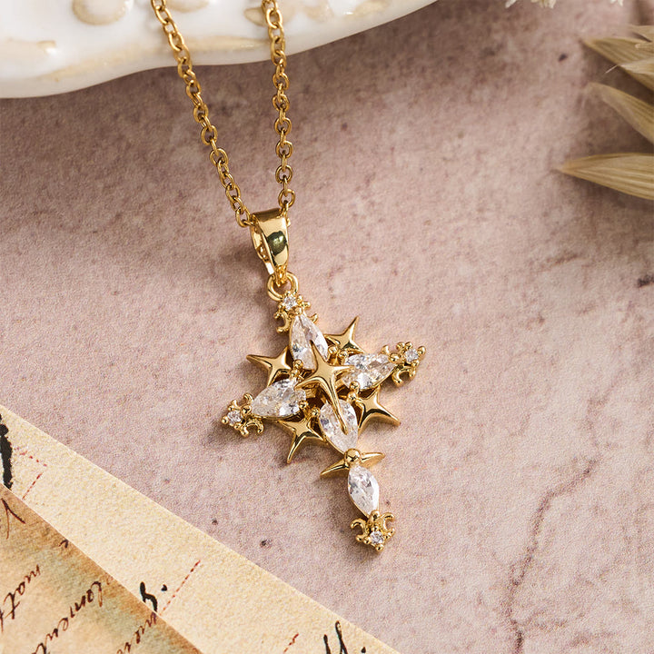 Collier pendentif croix sacrée en cristal marquise Star Accent de Christianartworkshop : emblème intemporel d’une foi céleste rayonnante - image 1