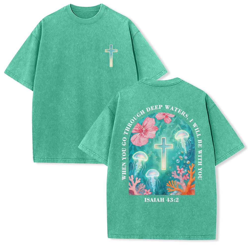 Christianartworkshop T-shirt unisexe vintage lavé, imprimé dos nu dégradé, méduses, hibiscus et corail, motif croix poitrine, pour une exploration des profondeurs sous-marines. - Vert - 5XL - image 0