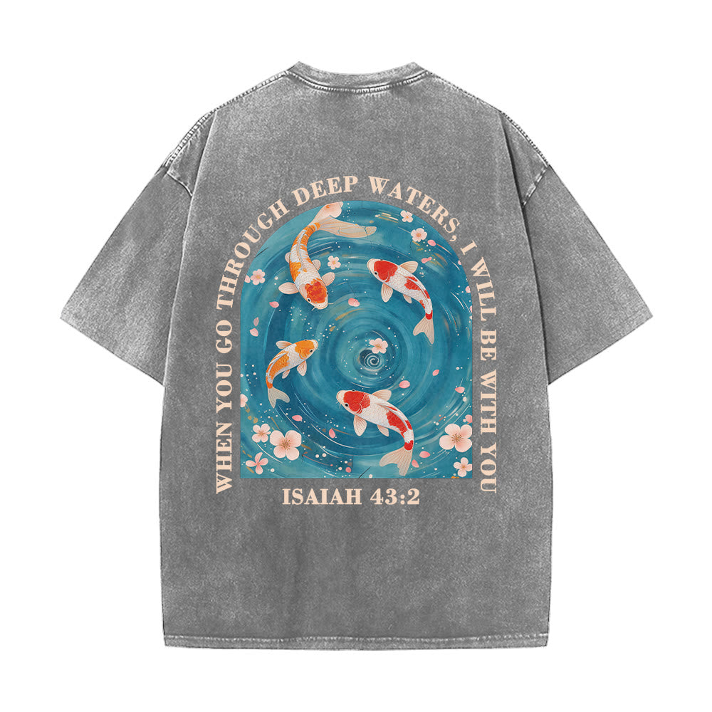 Christianartworkshop T-shirt unisexe double face lavé avec inscription en arc de cercle, motif floral de carpes koï orientales (Ésaïe 43:2). - image 26