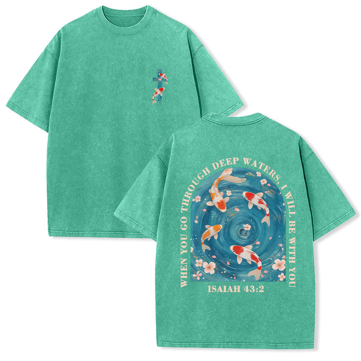 Christianartworkshop T-shirt unisexe double face lavé avec inscription en arc de cercle, motif floral de carpes koï orientales (Ésaïe 43:2). - Vert - 5XL - image 3
