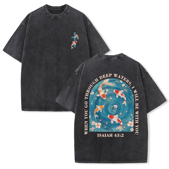 Christianartworkshop T-shirt unisexe double face lavé avec inscription en arc de cercle, motif floral de carpes koï orientales (Ésaïe 43:2). - Noir - 5XL - image 9