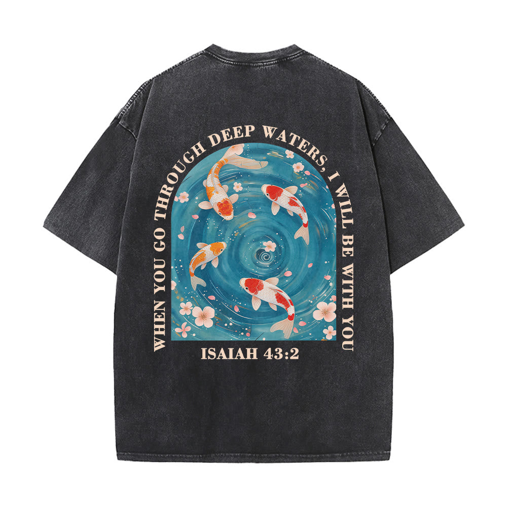 Christianartworkshop T-shirt unisexe double face lavé avec inscription en arc de cercle, motif floral de carpes koï orientales (Ésaïe 43:2). - image 11