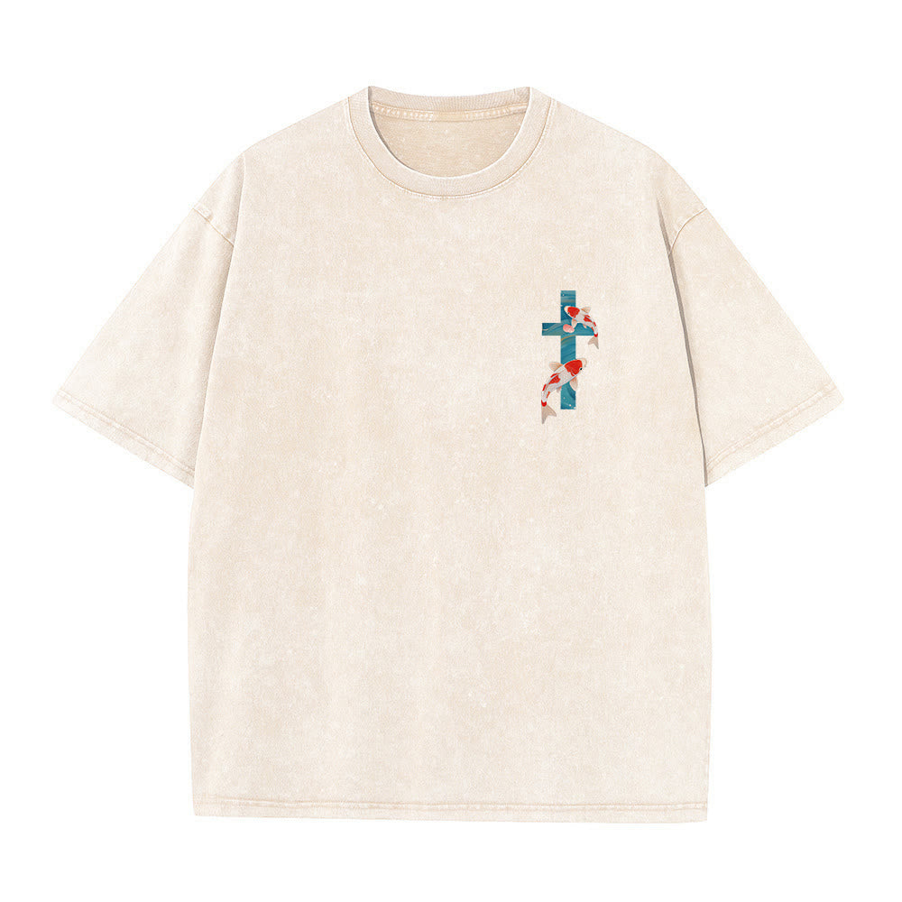 Christianartworkshop T-shirt unisexe double face lavé avec inscription en arc de cercle, motif floral de carpes koï orientales (Ésaïe 43:2). - image 1