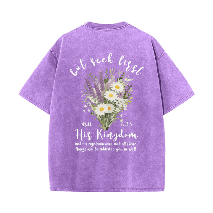Christianartworkshop Petit bouquet de marguerites lavande, grand motif floral au dos, verset inspirant, t-shirt délavé - image 11