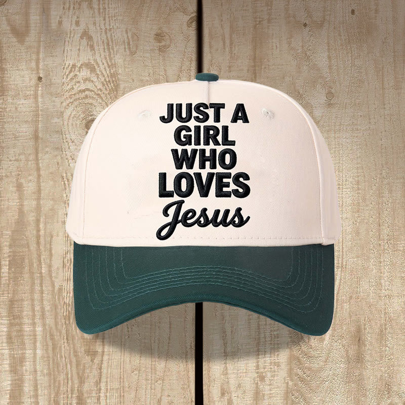 Christianartworkshop Juste une fille qui aime les impressions verticales à police mixte sur le devant Casquette de baseball ajustable - Vert foncé - image 4