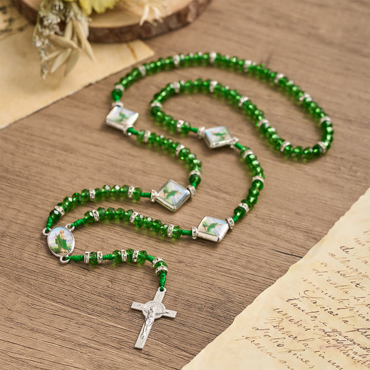 Christianartworkshop Chapelet à perles rondes transparentes émeraude avec plaques à l'effigie de saint Patrick et crucifix INRI - image 2