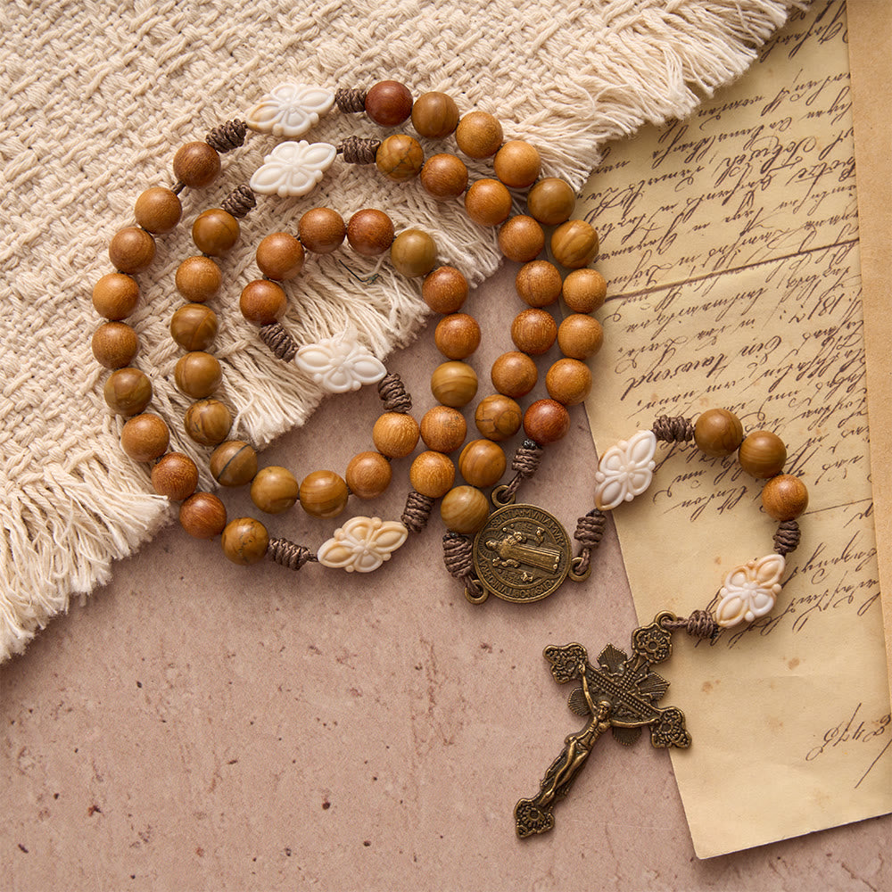 Christianartworkshop Chapelet en cordon de perles de bois de santal vert naturel avec médaille de saint Benoît et crucifix à cadre floral - Saint Benoît et le Crucifix - image 0