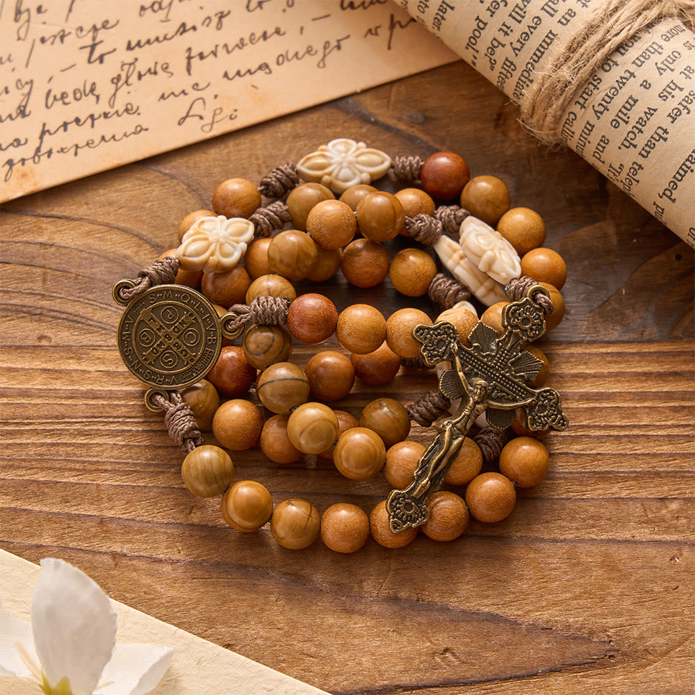 Christianartworkshop Chapelet en cordon de perles de bois de santal vert naturel avec médaille de saint Benoît et crucifix à cadre floral - image 4