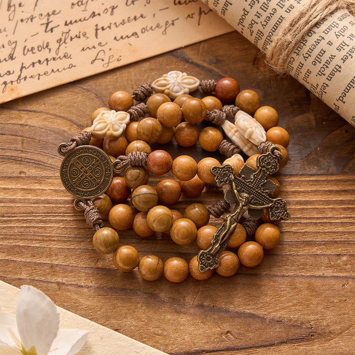 Christianartworkshop Chapelet en cordon de perles de bois de santal vert naturel avec médaille de saint Benoît et crucifix à cadre floral - image 4