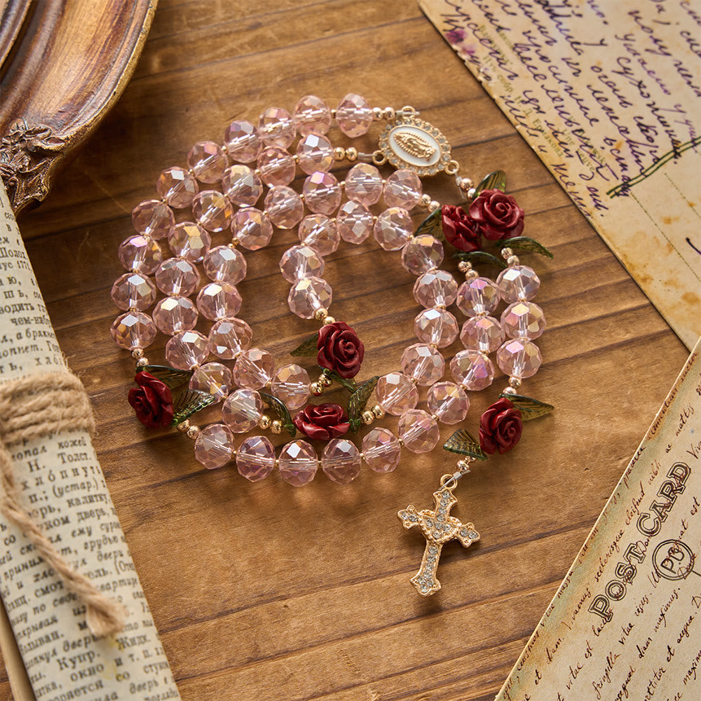 Christianartworkshop Chapelet de prière fait main en perles de verre rose à facettes représentant Notre-Dame de Guadalupe et sa croix - image 4