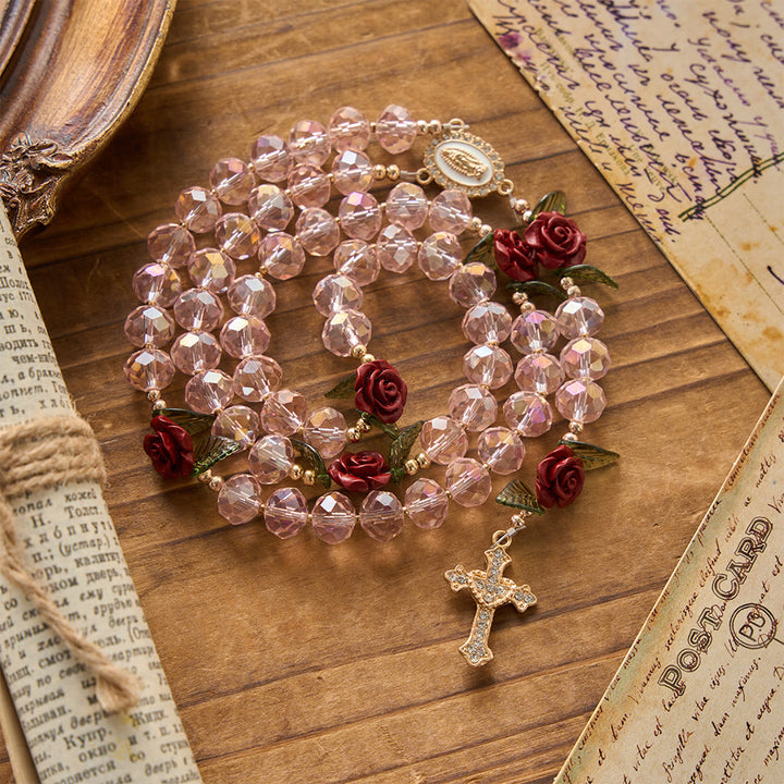Christianartworkshop Chapelet de prière fait main en perles de verre rose à facettes représentant Notre-Dame de Guadalupe et sa croix - image 4