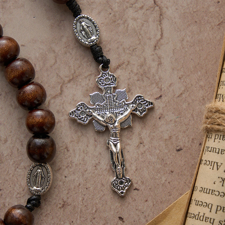 Christianartworkshop 15/05/20 Cadre floral en perles de bois naturel poli, motif Notre-Dame et crucifix sculpté - image 13