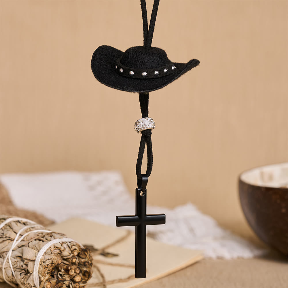 Christianartworkshop Chapeau de cowboy en peluche style western, pendentif croix noire simple pour voiture : un rappel de paix spirituelle inébranlable à chaque trajet. - image 1