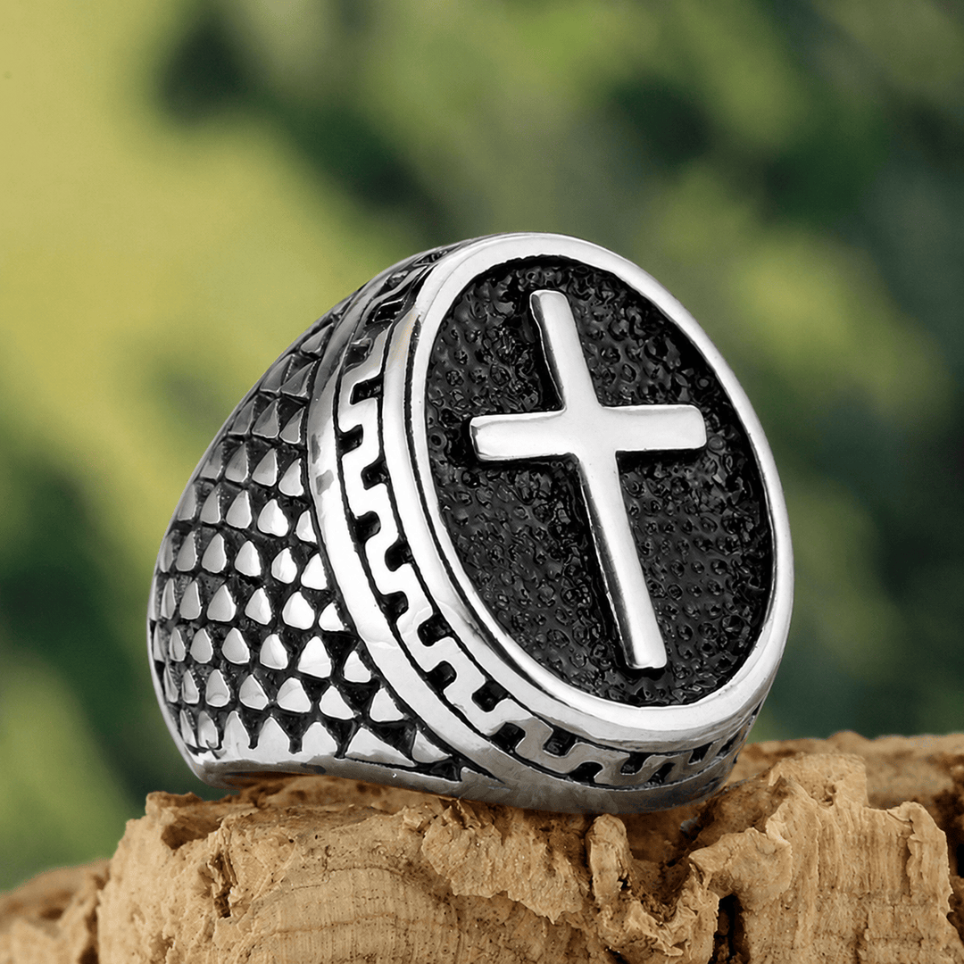 Christianartworkshop Bague chevalière ovale à plaque en relief et croix texturée : emblème intemporel d’une foi sacrée inébranlable - Argent - US 13 - image 9