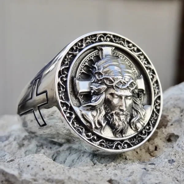 Christianartworkshop Bague chevalière ronde à plaque, ornée d'une couronne d'épines et d'un parchemin représentant Jésus : emblème intemporel d'une foi sacrée inébranlable - image 7