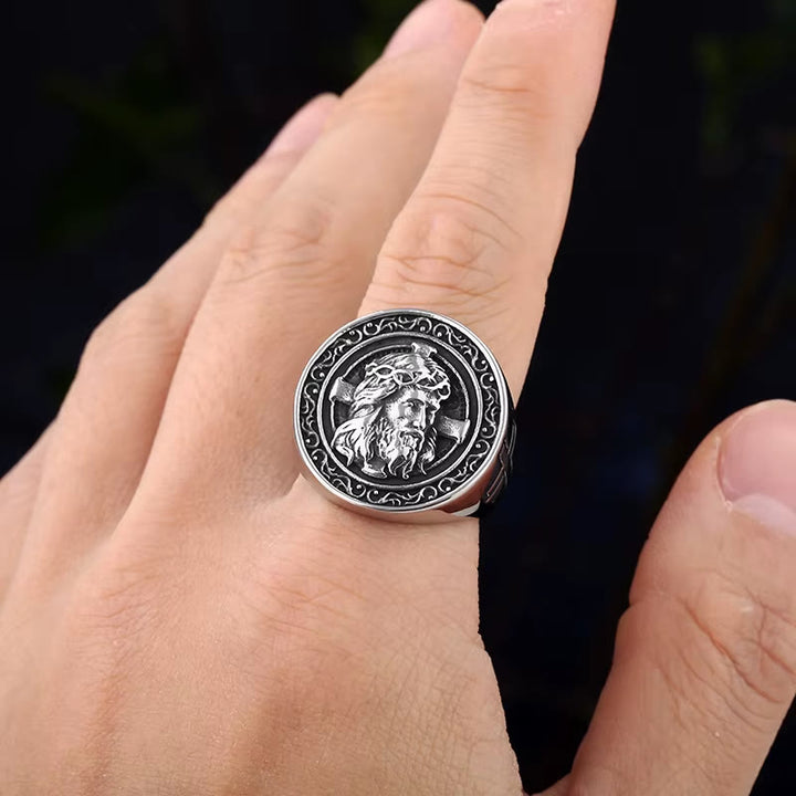 Christianartworkshop Bague chevalière ronde à plaque, ornée d'une couronne d'épines et d'un parchemin représentant Jésus : emblème intemporel d'une foi sacrée inébranlable - image 5