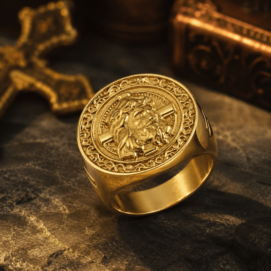 Christianartworkshop Bague chevalière ronde à plaque, ornée d'une couronne d'épines et d'un parchemin représentant Jésus : emblème intemporel d'une foi sacrée inébranlable - image 10