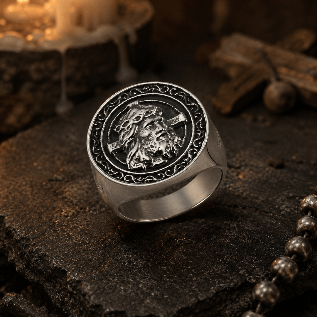 Christianartworkshop Bague chevalière ronde à plaque, ornée d'une couronne d'épines et d'un parchemin représentant Jésus : emblème intemporel d'une foi sacrée inébranlable - image 6