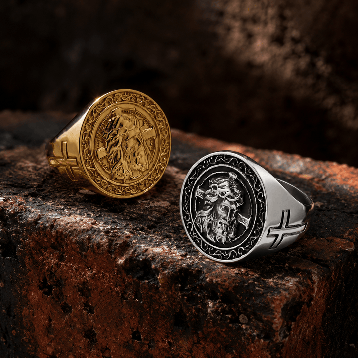 Christianartworkshop Bague chevalière ronde à plaque, ornée d'une couronne d'épines et d'un parchemin représentant Jésus : emblème intemporel d'une foi sacrée inébranlable - image 1