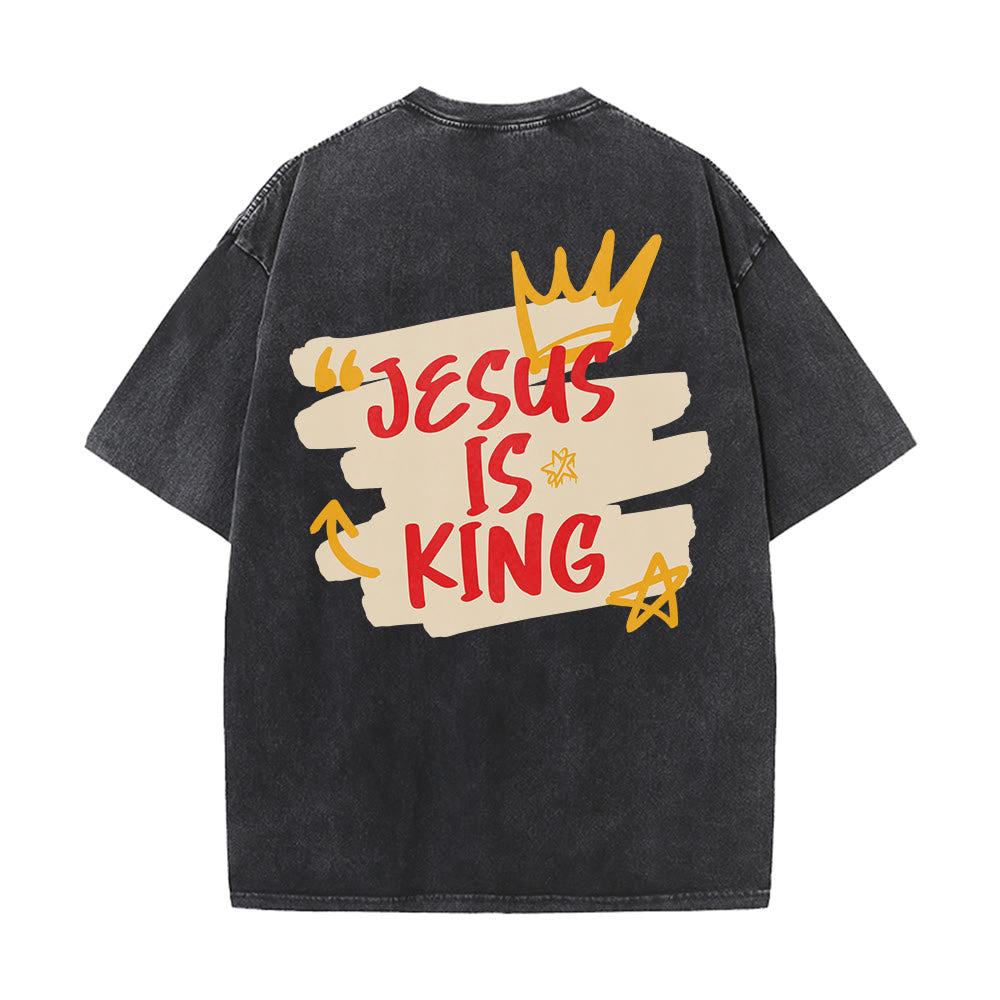 Christianartworkshop T-shirt unisexe vintage délavé avec motif grunge, couronne et croix sur la poitrine gauche, imprimé effet pinceau et lettrage à la brosse. - image 1