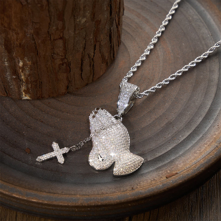 Christianartworkshop Pendentif Mains en prière pavées avec croix suspendue : emblème intemporel de prière sincère et dévote - image 5