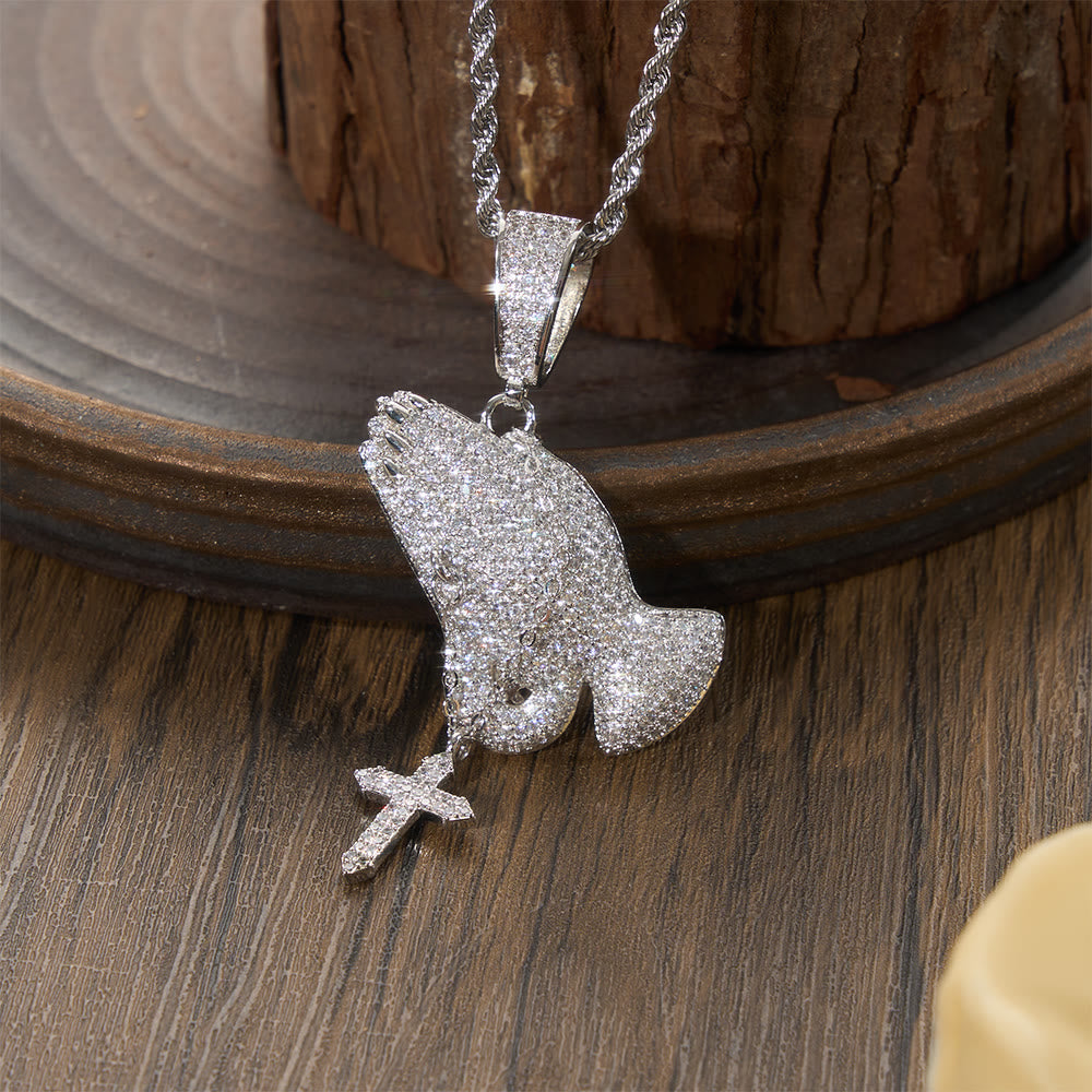 Christianartworkshop Pendentif Mains en prière pavées avec croix suspendue : emblème intemporel de prière sincère et dévote - Argent - image 3