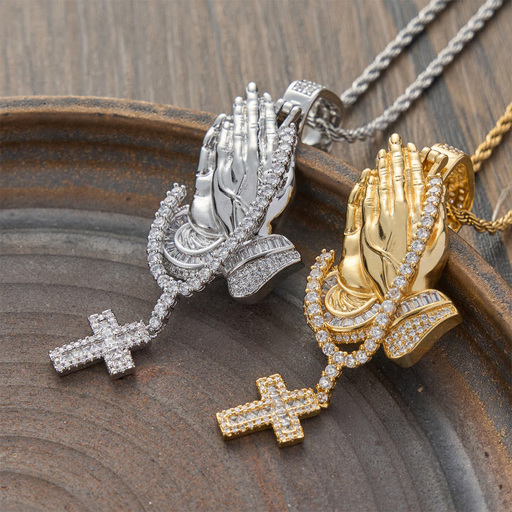 Christianartworkshop Collier Croix Couronne de Pierres Mains en Prière : Emblème Intemporel de Paix Divine Éternelle - image 0
