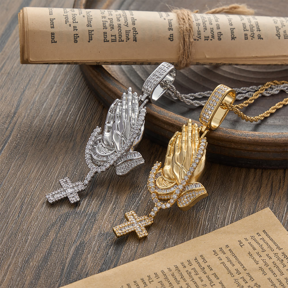 Christianartworkshop Collier Croix Couronne de Pierres Mains en Prière : Emblème Intemporel de Paix Divine Éternelle - image 1