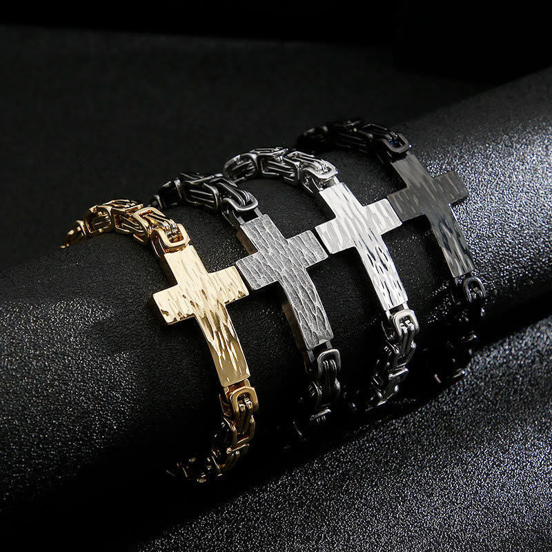 Christianartworkshop Bracelet croix plate à texture martelée : emblème personnalisé de la foi céleste inébranlable - image 0