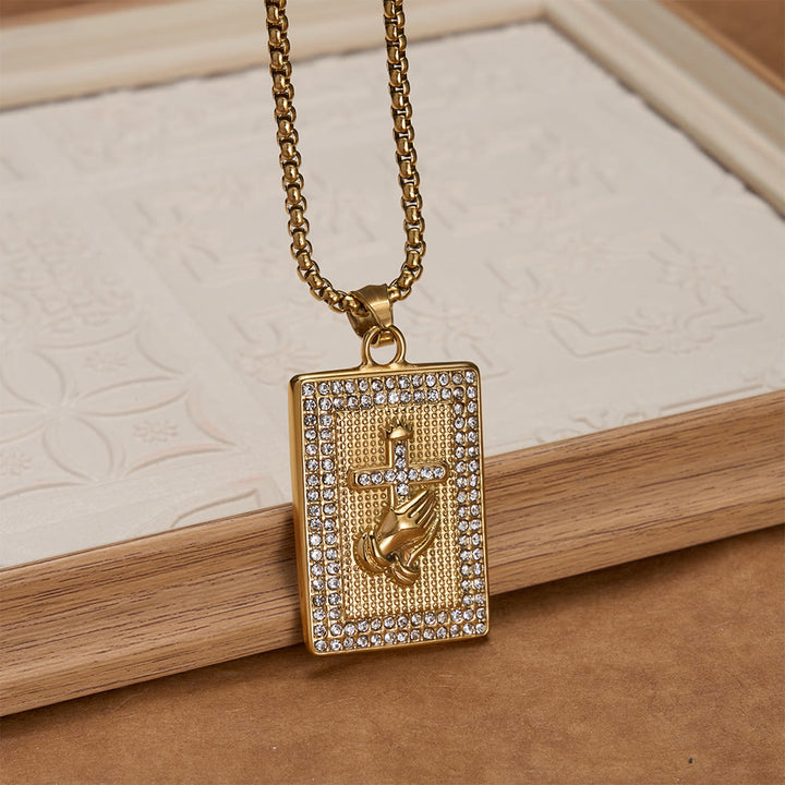 Christianartworkshop Collier à maillons rectangulaires avec pendentif croix et mains jointes en prière : emblème intemporel de prière sincère et fervente. - image 2
