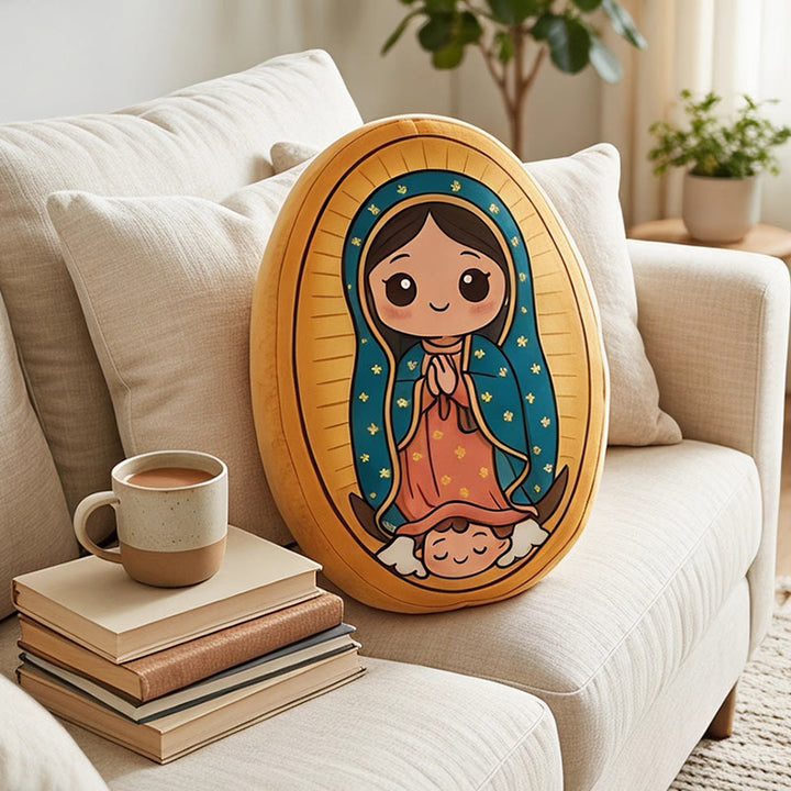 Coussin en peluche mignon en forme de dessin animé de Notre-Dame de Guadalupe, par Christianartworkshop : Décoration intérieure confortable inspirée par la foi - 24" (60 cm) - image 0