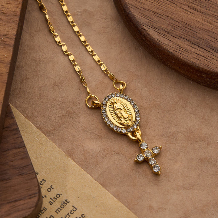 Christianartworkshop Collier pendentif Notre-Dame et Croix à deux breloques : emblème intemporel de la douce protection céleste - Doré - image 3