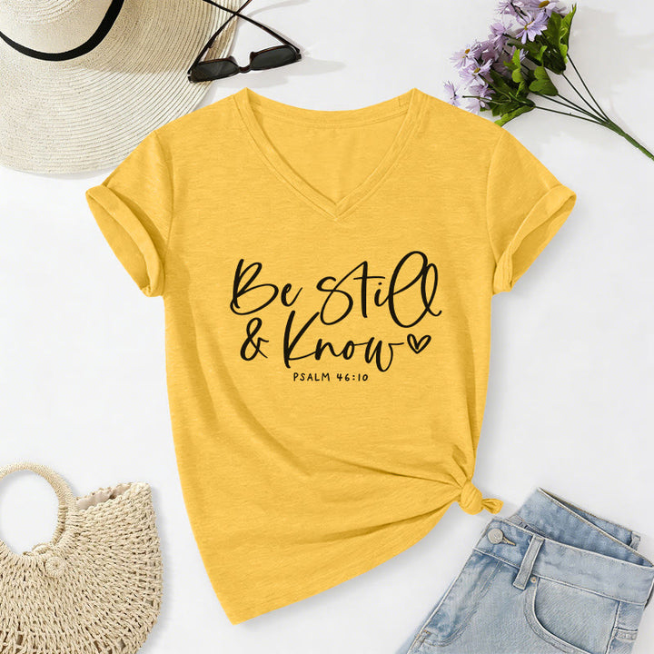 Christianartworkshop T-shirt décontracté à col en V avec un petit cœur en écriture cursive et le verset du Psaume 46:10 - Jaune - 2XL - image 4