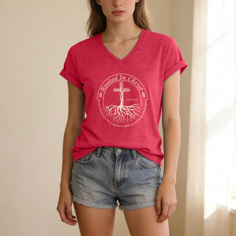 Christianartworkshop T-shirt décontracté à col en V avec motif de croix et de racines d'arbres, encadré circulaire et verset biblique, enraciné en Christ - image 11